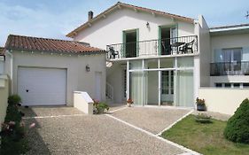 One-Bedroom Apartment in Vaux sur Mer